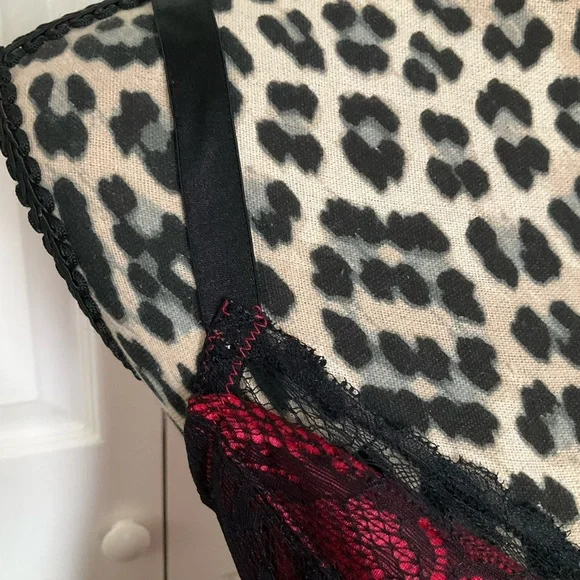 Cacique Red and Black Lace Bra - Picture 11 of 13
